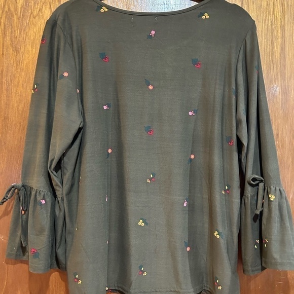 Jon and Anna Brown Top - Picture 5 of 5